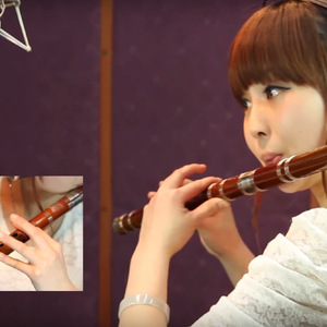 一边摸奶一边做爱视频
